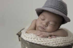 Newborn Photographer atlanta- baby pictures in hat