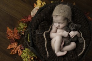 Atlanta- Columbus Newborn Photographer- Baby girl posing