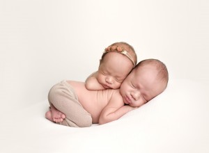 atlanta posed newborn photographer alpharetta roswell twins