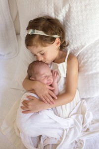 sandy springs newborn photographer, atlanta newborn photographer, atlanta newborn photography, buckhead newborn photographer, brookhaven newborn photographer. brookhaven newborn photography, newborn and sibling photo, newborn with family photo, newborn family posing, georgia newborn photographer, georgia newborn photography, atlanta family photography, atlanta family photographer,