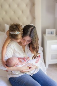 sandy springs newborn photographer, atlanta newborn photographer, atlanta newborn photography, buckhead newborn photographer, brookhaven newborn photographer. brookhaven newborn photography, newborn and sibling photo, newborn with family photo, newborn family posing, georgia newborn photographer, georgia newborn photography, atlanta family photography, atlanta family photographer,